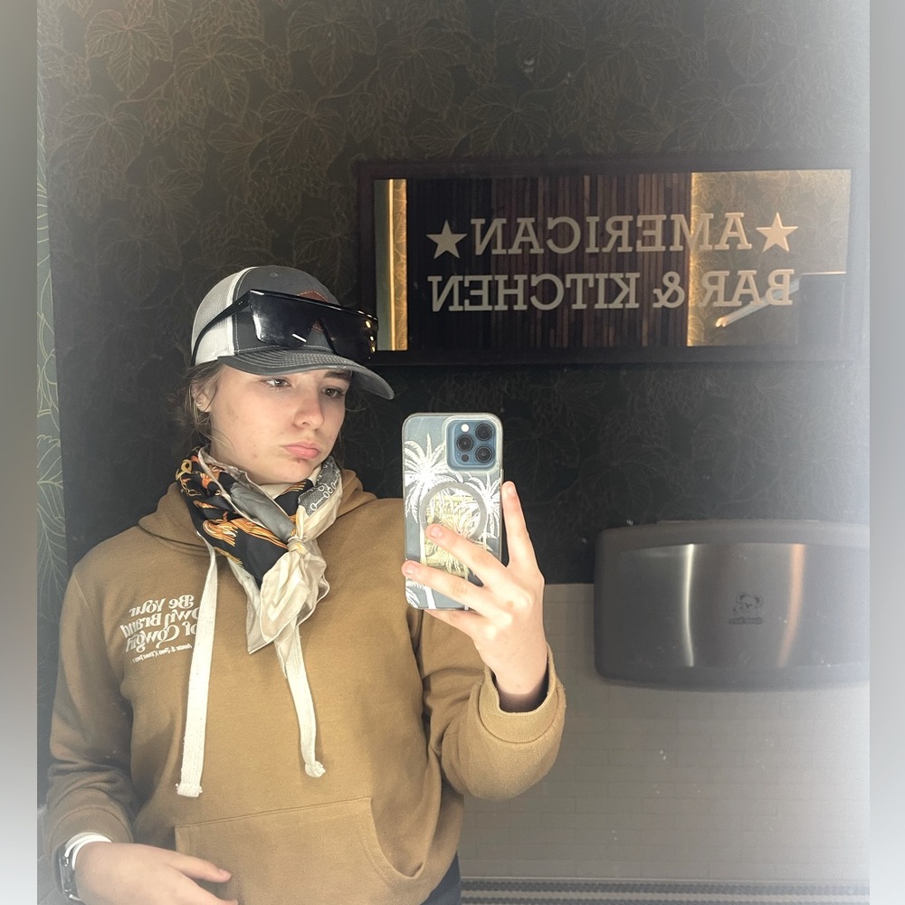 Meet your Posher, Kamri